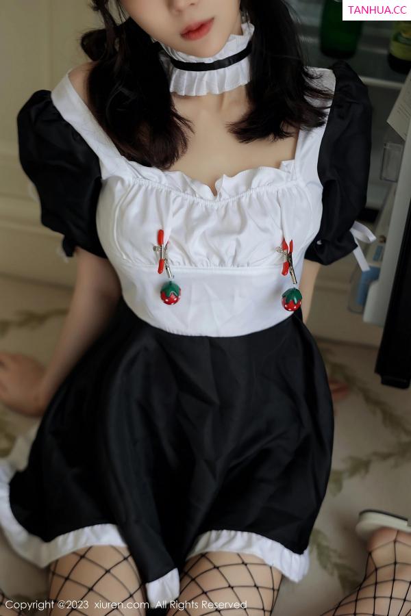玥儿玥  [XiuRen]高清写真图 2023.08.11 No.7217 玥儿玥er 女仆服美腿第16张图片